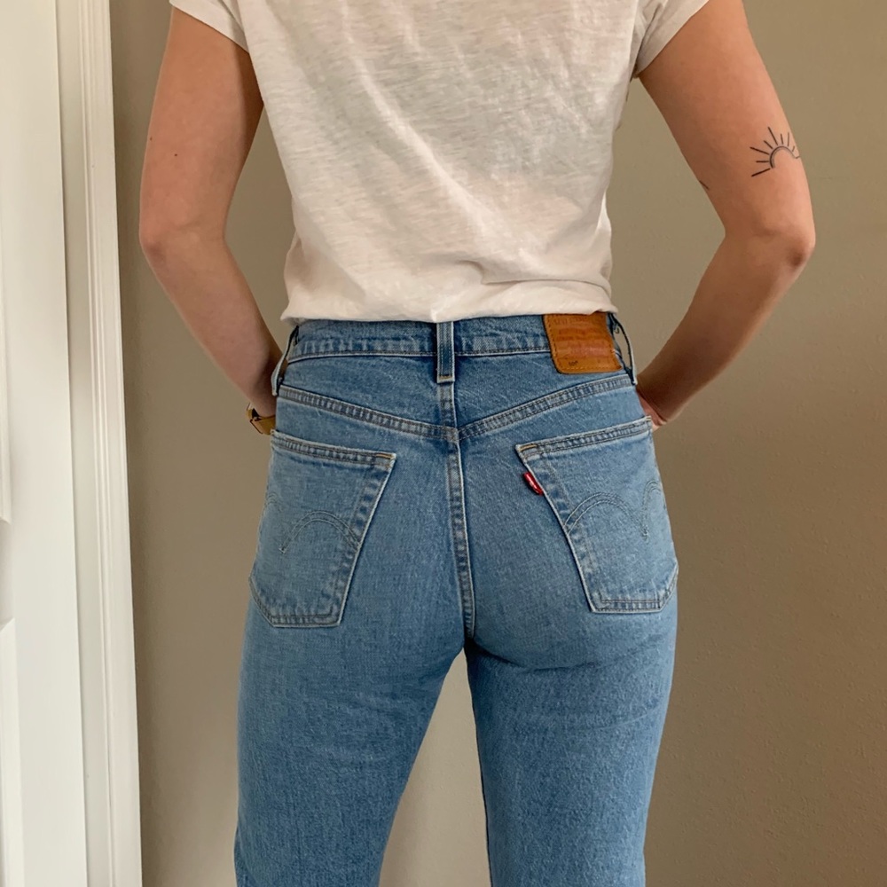 501 Levi’s light washed denim